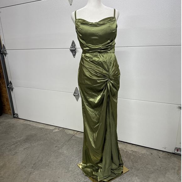 Lindo Noiva Satin Bridesmaid Dress Spaghetti Straps Cowl with Slit Size 8 NWT - Picture 2 of 5